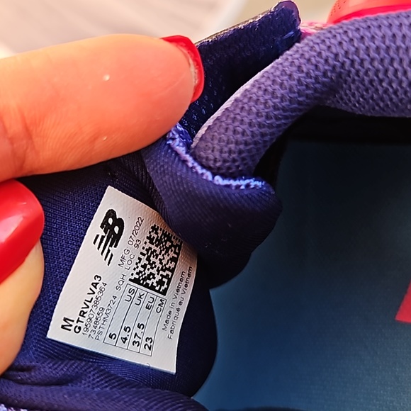 New balance fuel core sneakers tennis shoes size 5 youth - Picture 12 of 13